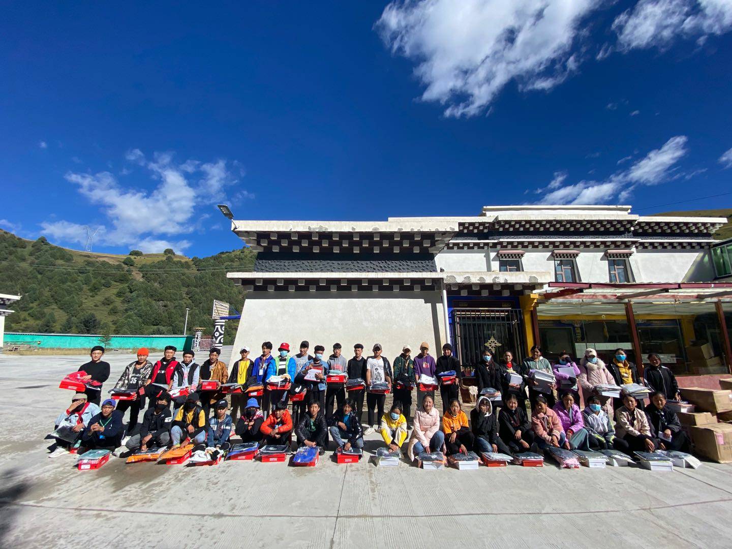 泉州学义教育服务有限公司公益回顾丨家国同欢月同圆 温暖满载甘孜州(图8)